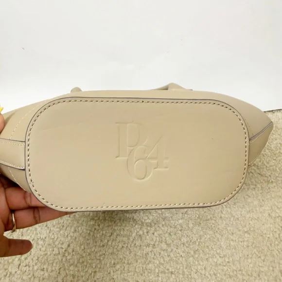 PARIS 64 LUMIERE Tan Leather Tote Bag, with Top Handle And Crossbody Strap..EUC - Picture 8 of 11